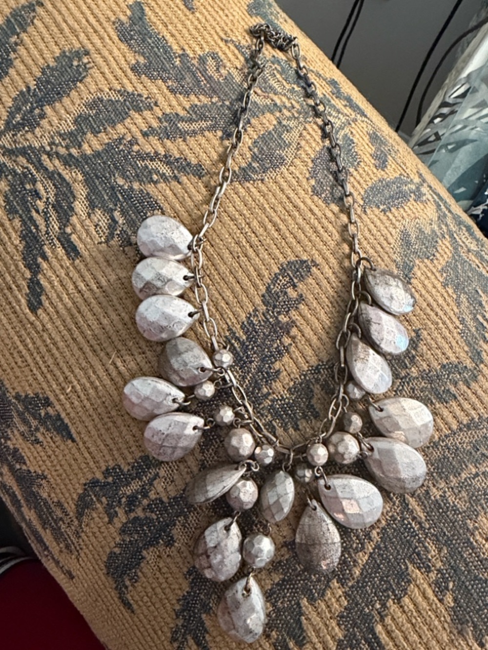 Source Unknown Silver-pewder Tone Faceted Teardrop Bib Necklace